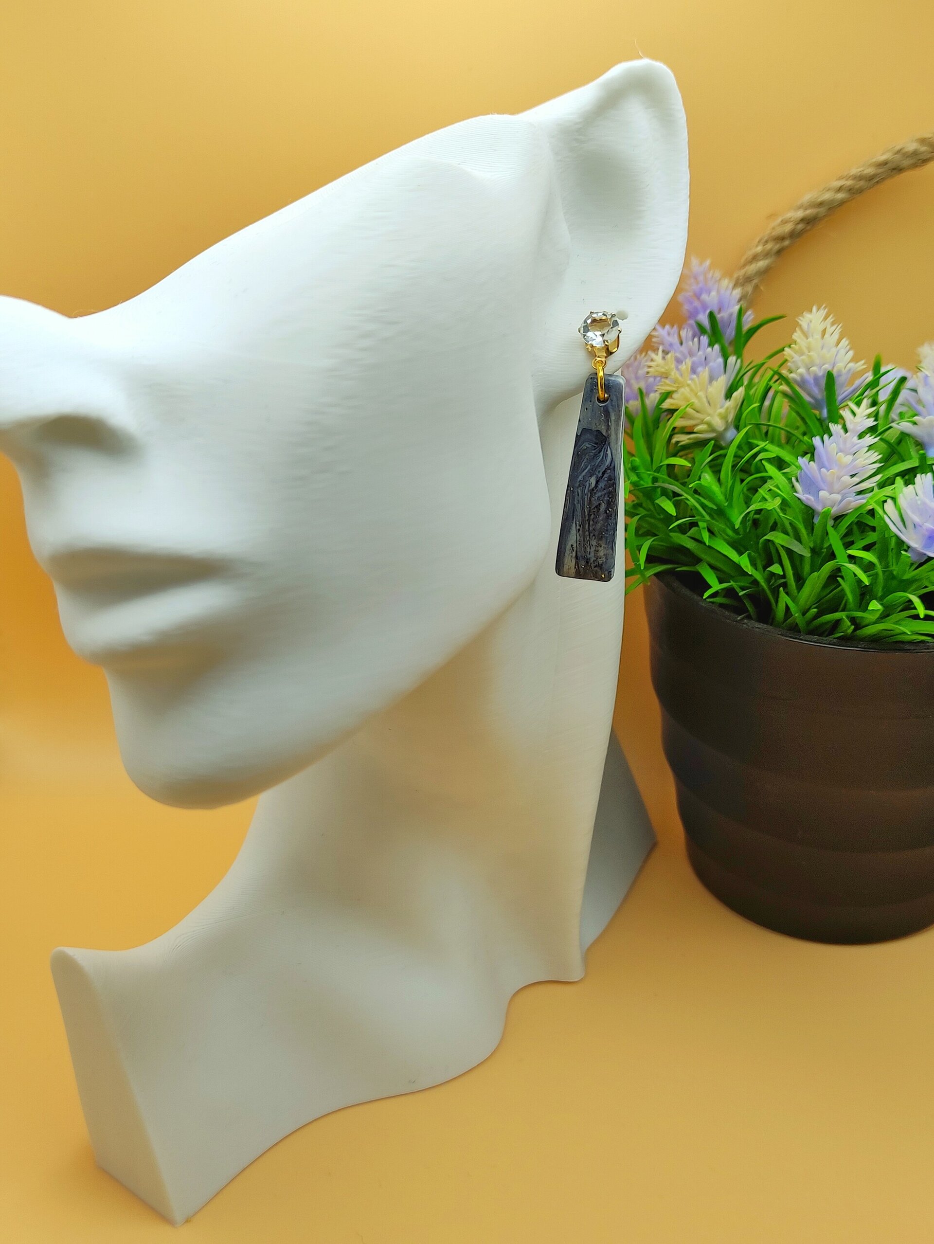 Pendientes “Noir Mármol” – Elegancia Minimalista en Blanco, Negro y Dorado - 4