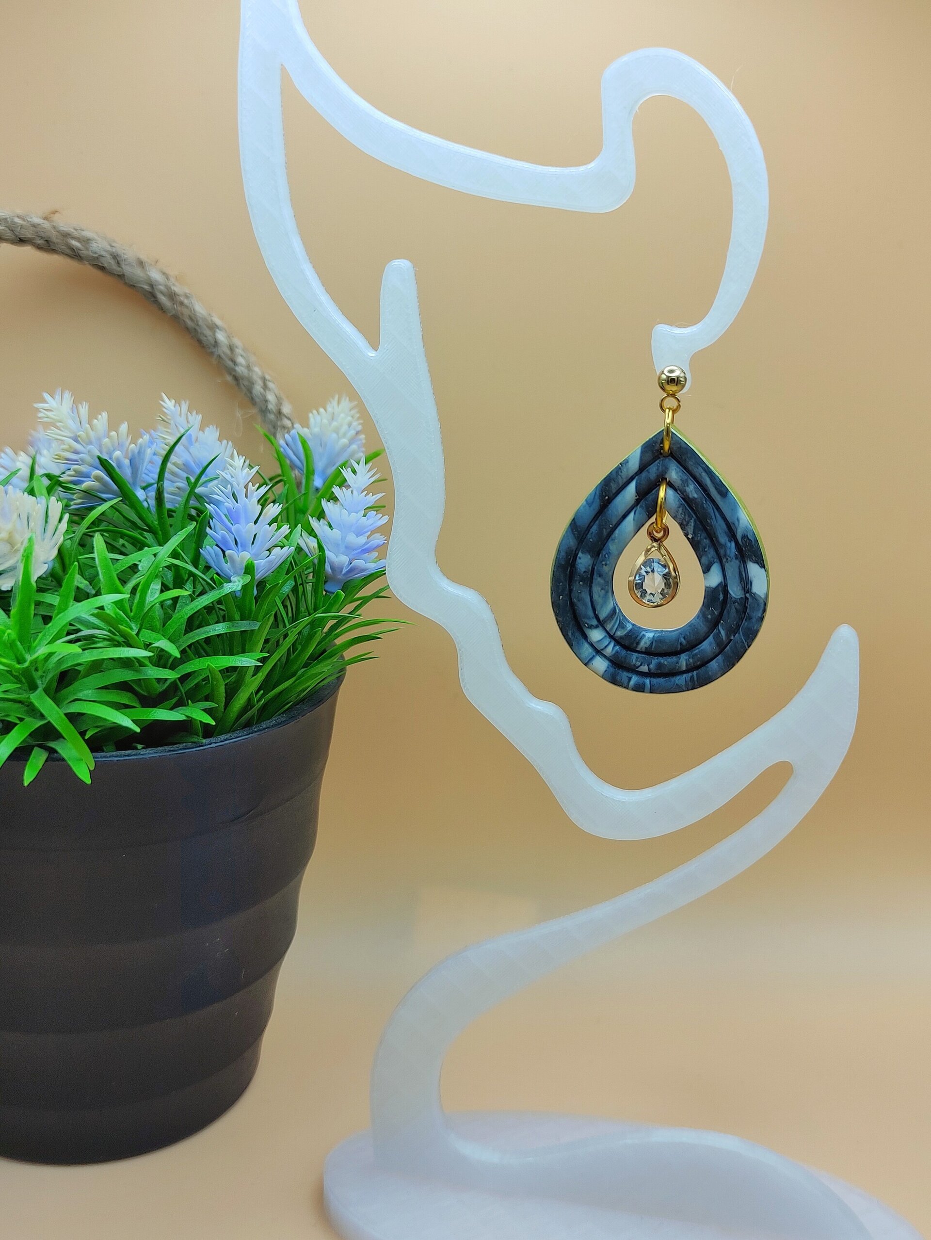 Pendientes Lágrima Nocturna Dorada - 3